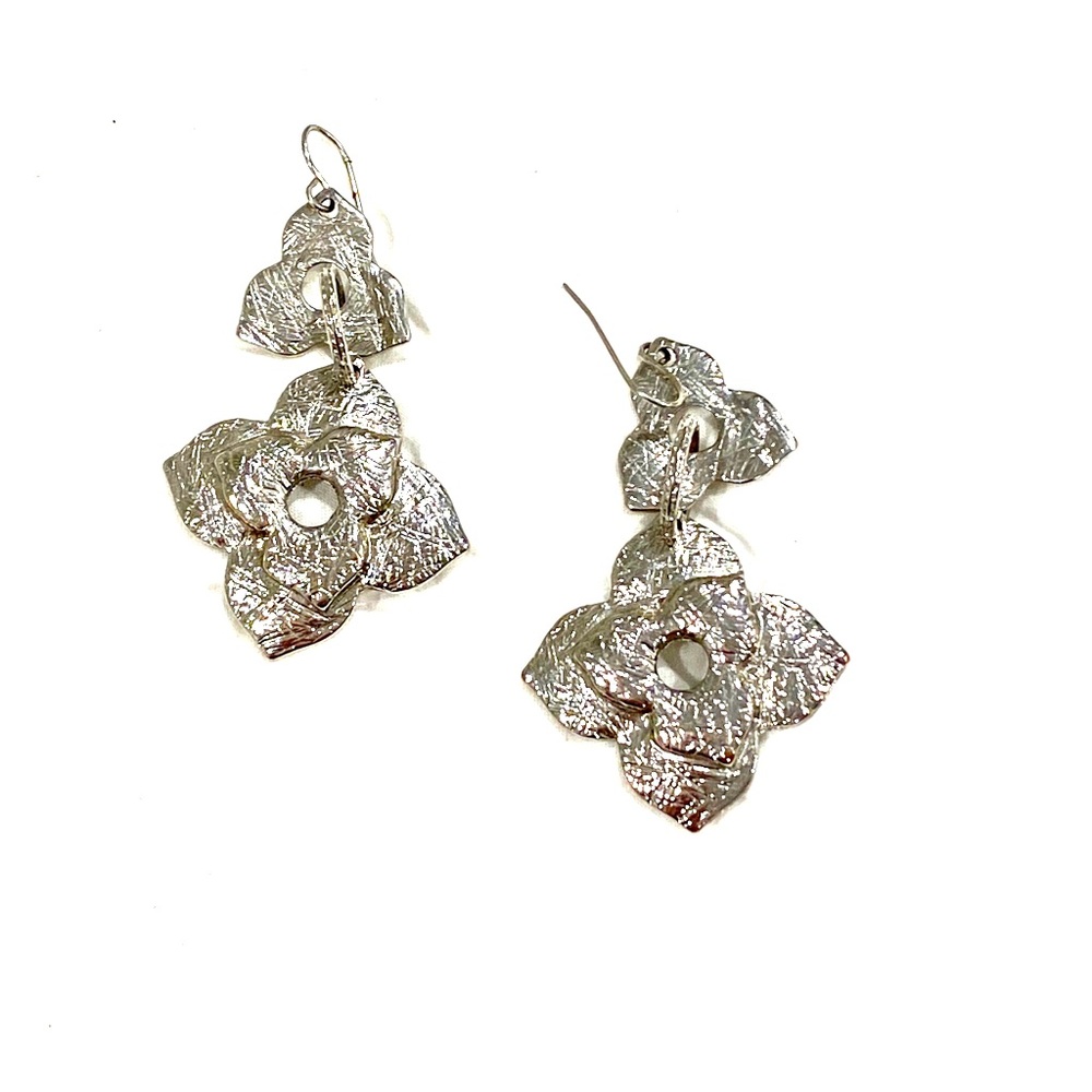 3 for $25 Sale🌸Dangling Earrings!🌸